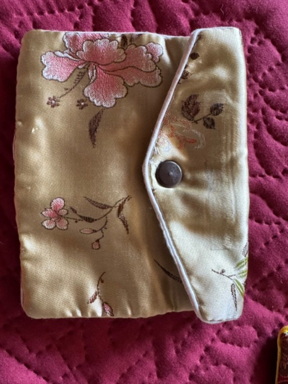 Silk small coin purse, beige with pink